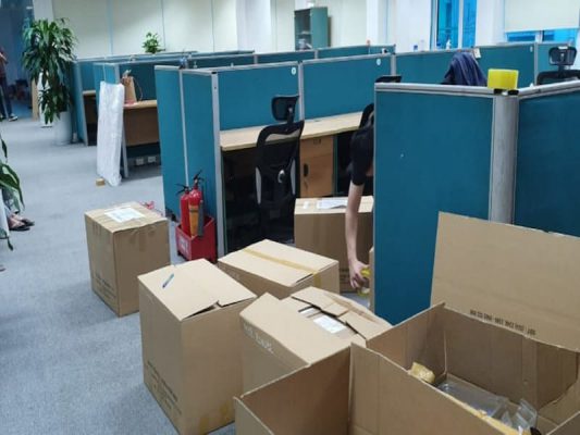 Đóng gói đồ đạc tại văn phòng