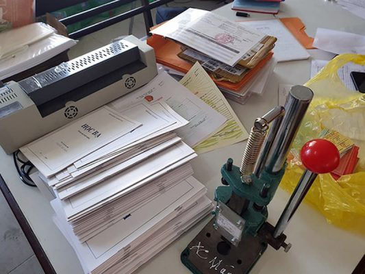 Hồ sơ, sổ sách văn phòng quan trọng nên tự vận chuyển