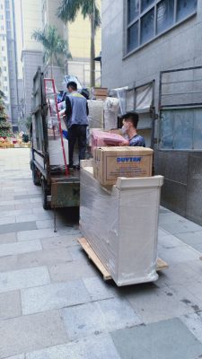 Đội ngũ nhân viên chuyên nghiệp, tận tình