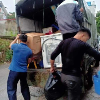 Nhân viên Đức Quyết với nhiều năm kinh nghiệm chuyển văn phòng 