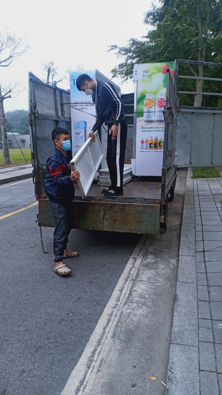 Hiện nay, việc chuyển đồ bằng xe cắt nóc sẽ cho thấy sự lựa chọn sáng suốt của bạn khi cần phải di chuyển đồ đạc.