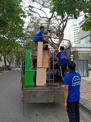 Bạn đã chọn được nơi ở mới nhưng không biết chọn đơn vị nào cung cấp dịch vụ xe tải chuyển nhà. Vậy thì hãy tham khảo bài viết dưới đây nhé!
